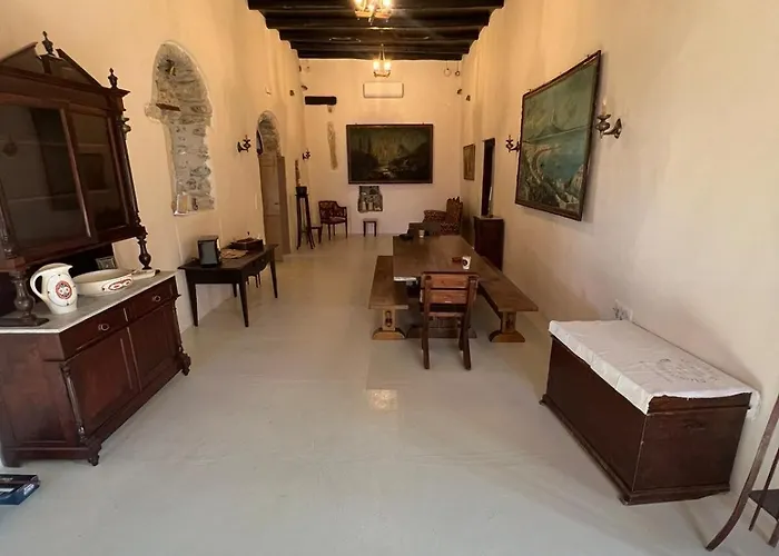 Apartment Katharsis - 15th C Venetian Palace - Naxos Old Town Iv Naxos City