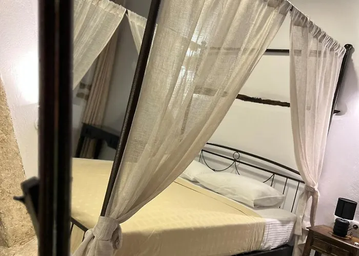 Katharsis - 15th C Venetian Palace - Naxos Old Town Iv