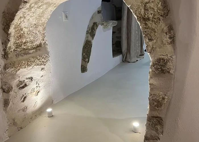 Apartment Katharsis - 15th C Venetian Palace - Naxos Old Town Iv