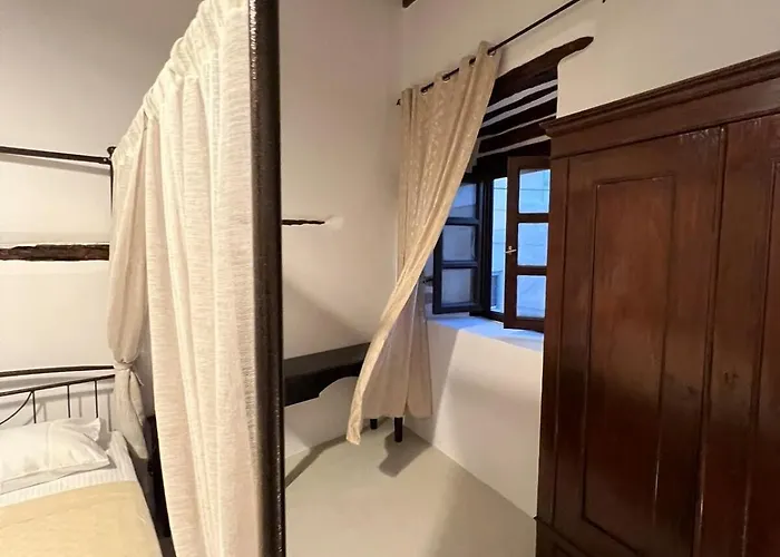 Katharsis - 15th C Venetian Palace - Naxos Old Town Iv