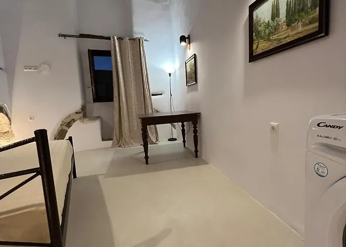 Apartment Katharsis - 15th C Venetian Palace - Naxos Old Town Iv Naxos City