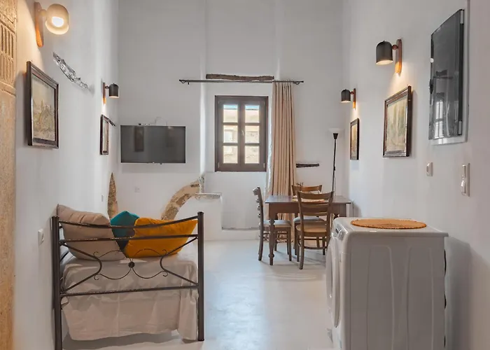 Katharsis - 15th C Venetian Palace - Naxos Old Town Iv Apartment Naxos City