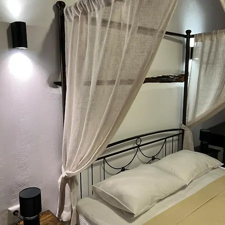 Katharsis Palace 15th Century Art At Naxos Old Town Iv アパート