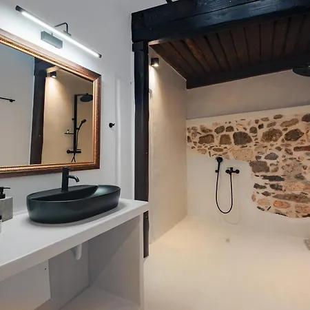 Katharsis Palace 15th Century Art At Naxos Old Town Iv Naxos City